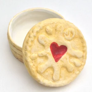 Jammy-Dodger-Heart-Biscuit-Trinket-Box