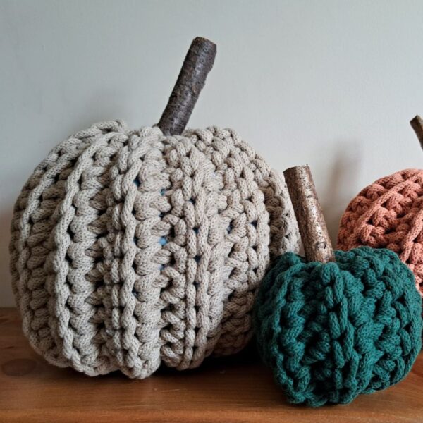 handmade-crochet-pumpkins